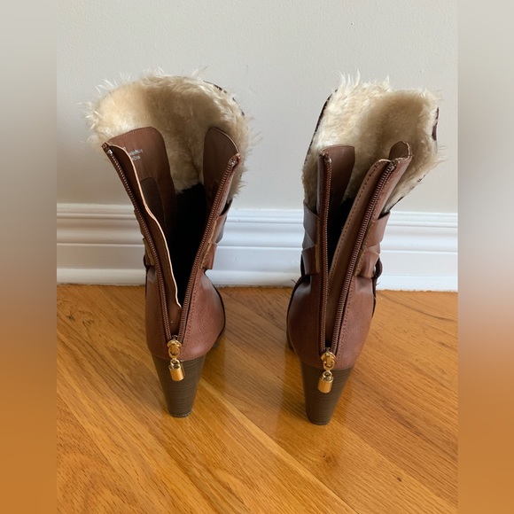 Penny Loves Brown Healed Booties - Picture 4 of 10